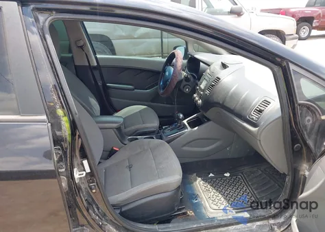 2017 Kia Forte Lx z USA, uszkodzony, nr VIN 3KPFL4A70HE028310